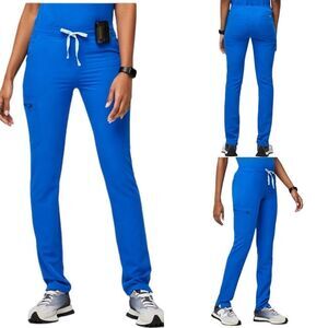 Figs ~ Yola Skinny Scrub Pants™ ~ Straight Leg skinny fit ~ ankle slit ~ size M